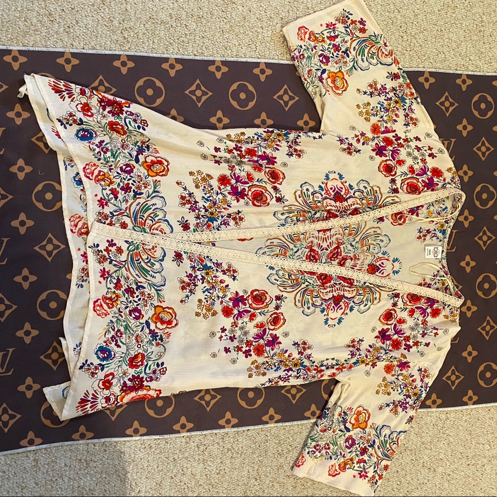 Women’s kimono xs/small Bila brand